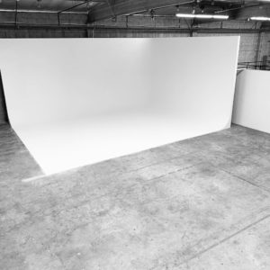 40,031 Warehouse, white wall set Los Angles