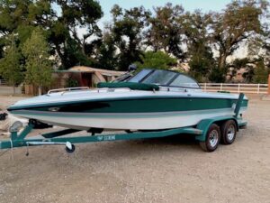 #76,091 1995 Ski Boat