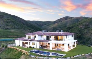 #312 Modern Calabasas- (not available at this time)